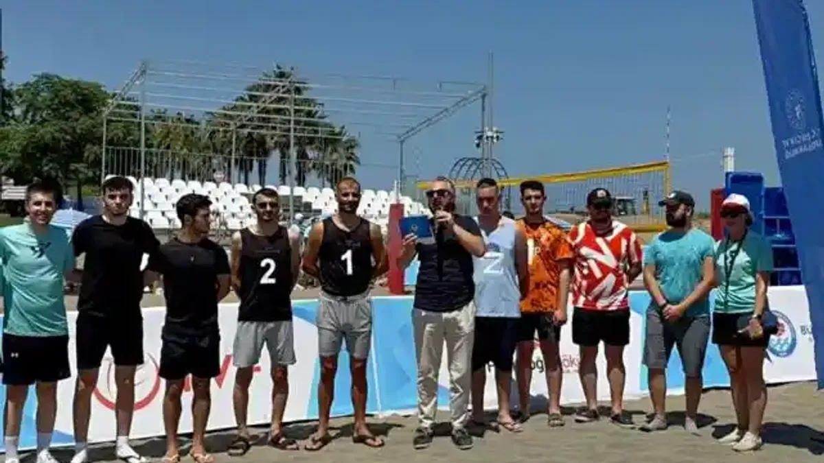Trabzon'da plaj voleybolu heyecanı başladı