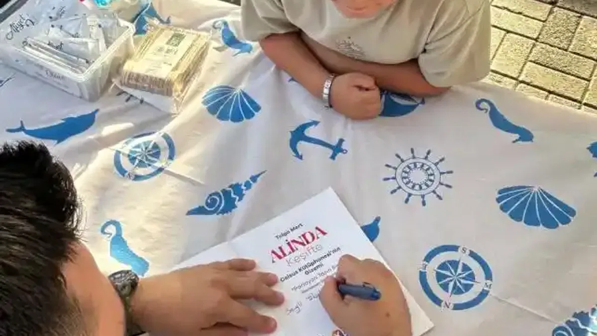 Efes Selçuklu çocuklar Alinda ile tarihi keşfe çıkıyor