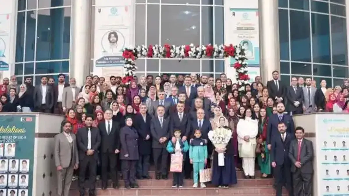 Bakan Tekin'den Pakistan ziyareti