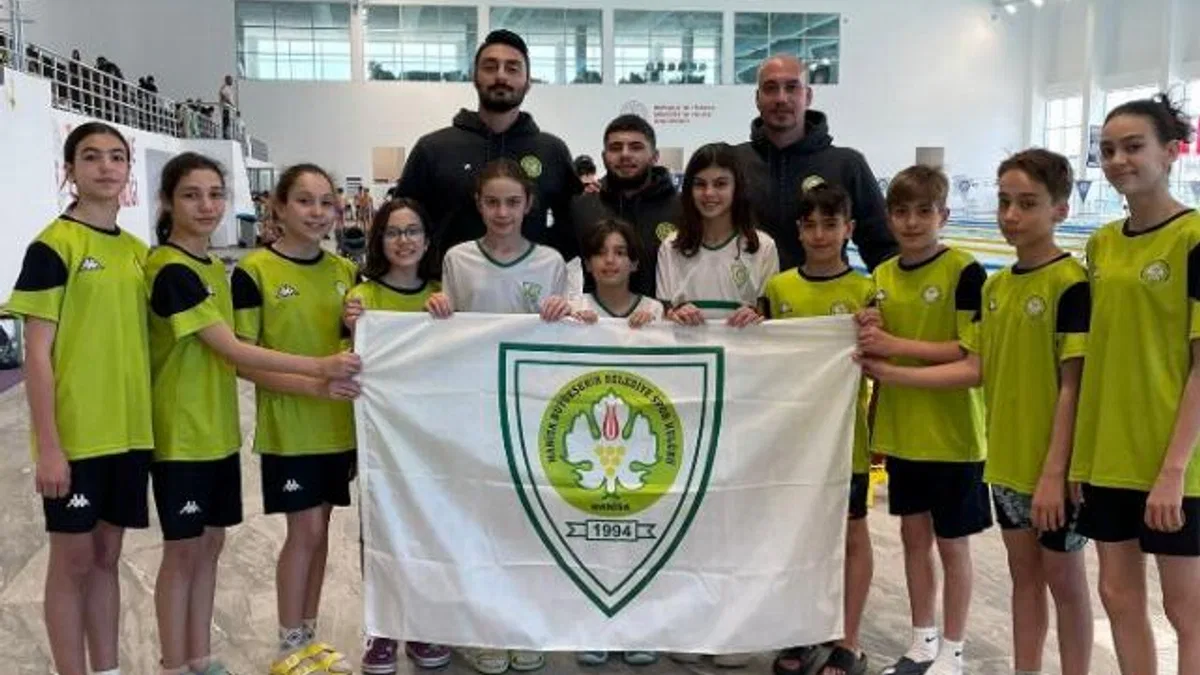 Manisa BBSK yüzücüleri yarı final yolcusu