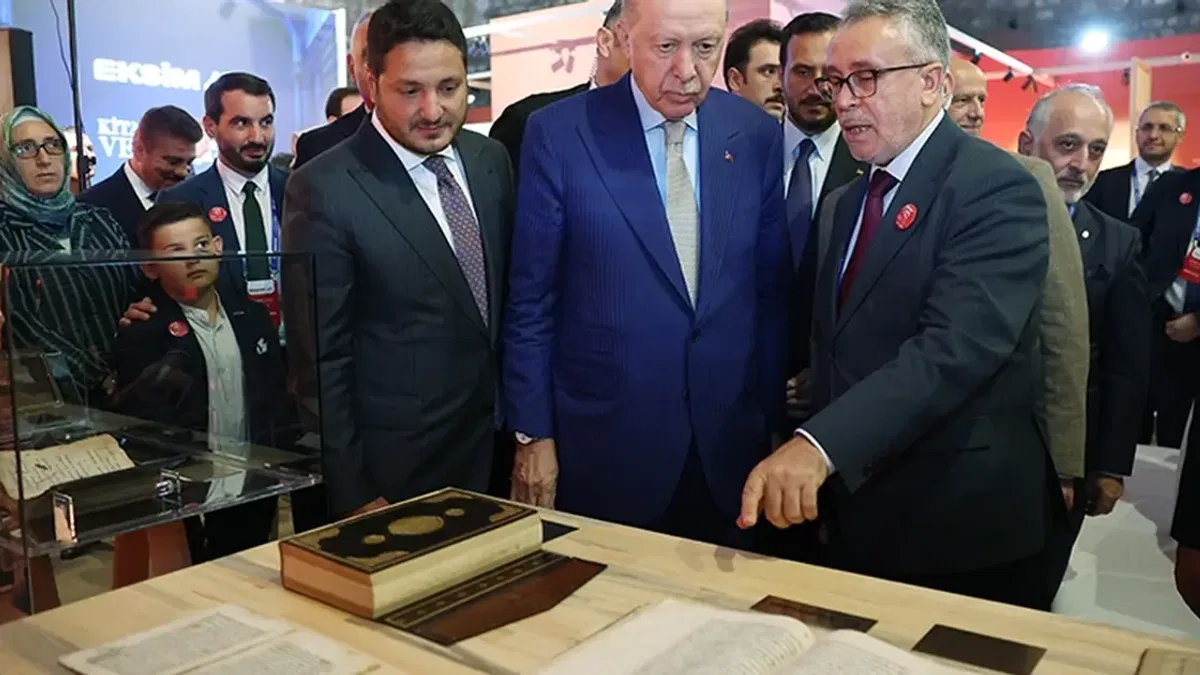 Cumhurbaşkanı Erdoğan’dan 'kitap' vurgusu... “Bizi köklerimize bağlayan en güçlü damar”