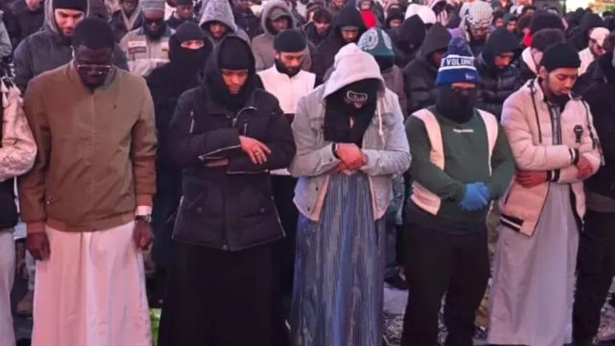 ABD Times Meydanı'nda teravih namazı