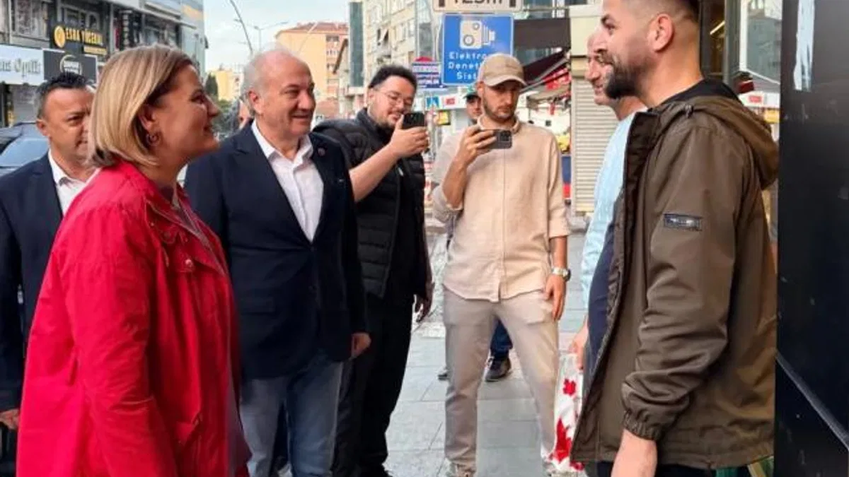 İzmit'te Başkan Hürriyet güne emekçilerle başladı