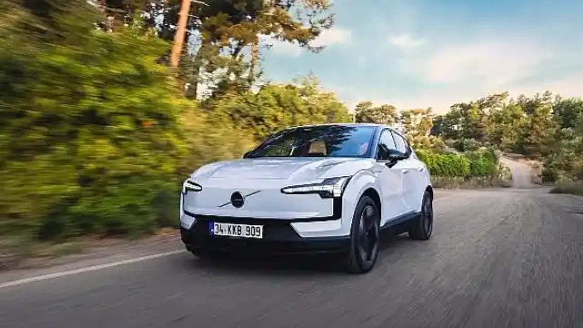 Volvo'nun En Kompakt ve Tamamen Elektrikli SUV'u EX30 Türkiye Yollarında