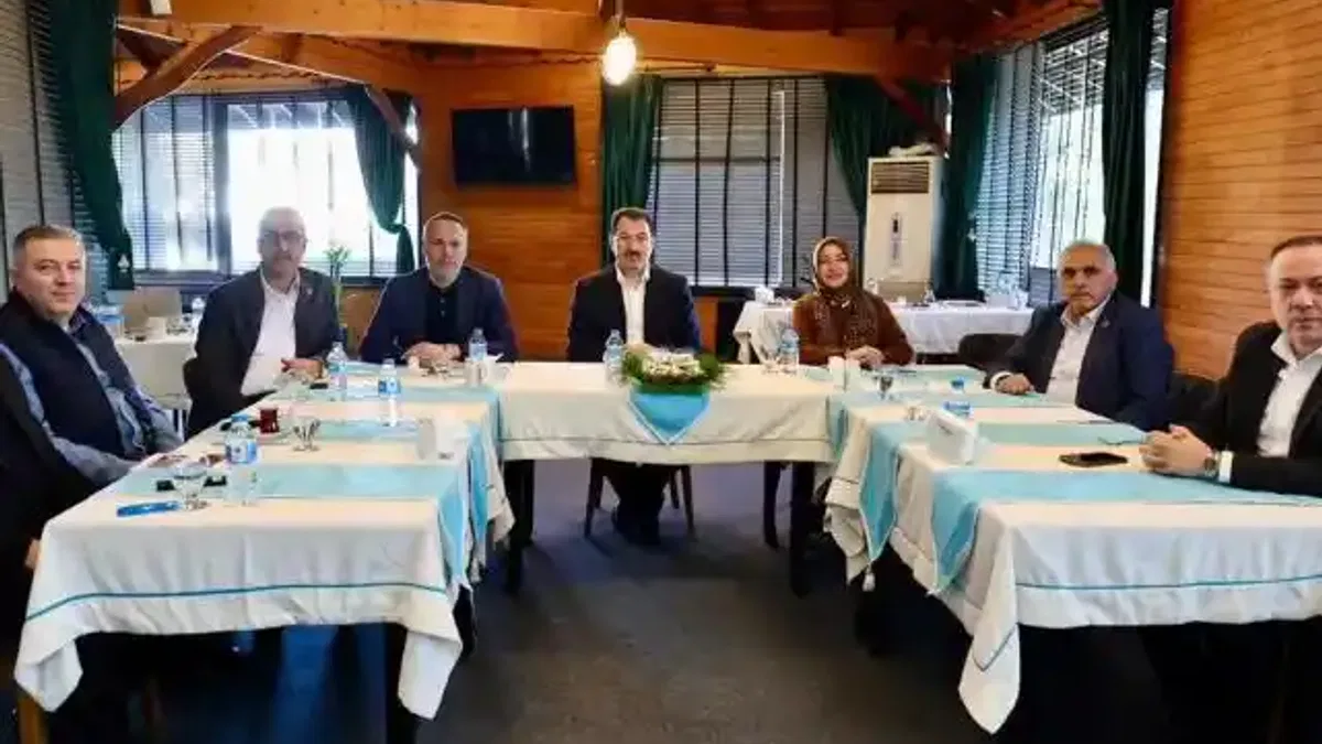 AK Parti Sakarya Teşkilatı yeni projeler için bir araya geldi
