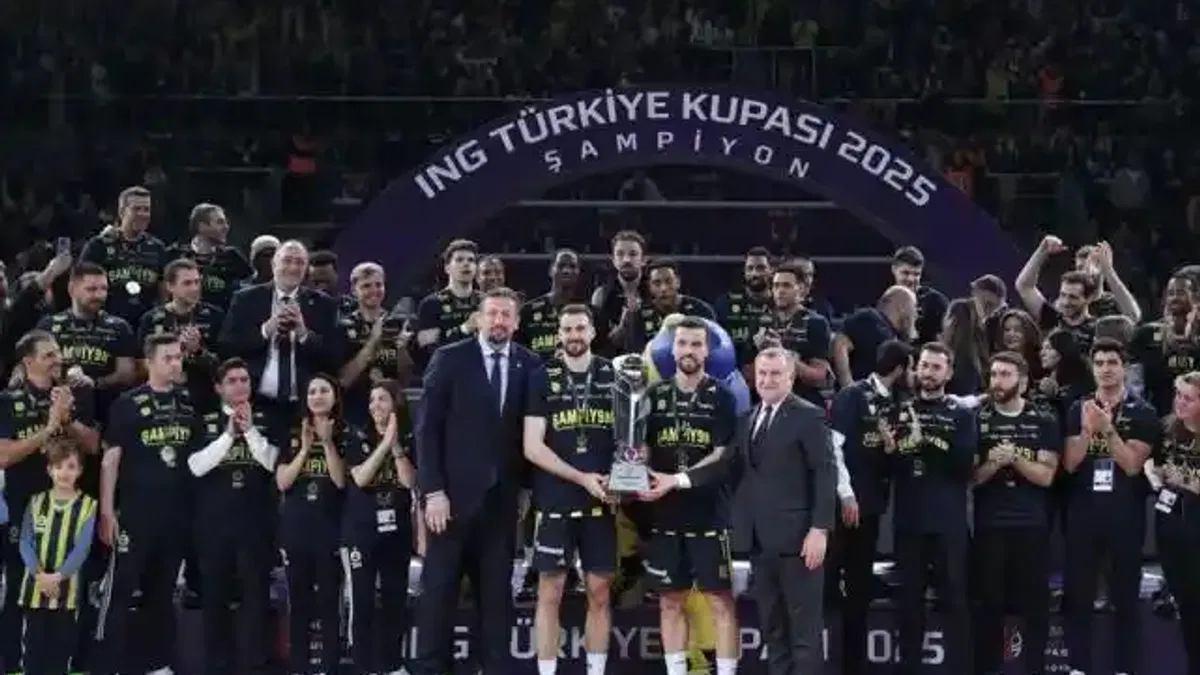 Potada Türkiye kupası Fenerbahçe Beko'nun oldu