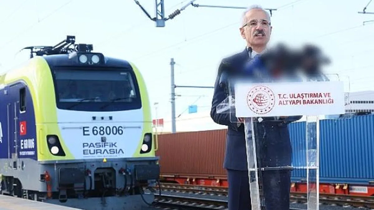 T.C. Ulaştırma ve Altyapı Bakanı Abdulkadir Uraloğlu: Pasifik Eurasia DTİ, bir yılda 600 milyon euro değerinde 750 bin ton ihracat yükü taşımayı planlıyor.