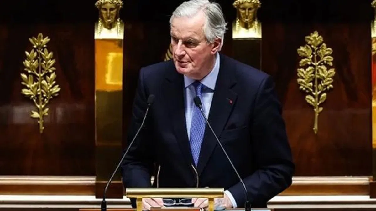 Fransa'da beklenen oldu... Başbakan Barnier istifa etti!