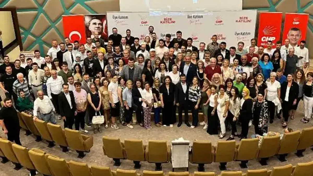 Bursa'da  İYİ Parti'den 150 kişi Cumhuriyet Halk Partisi'ne geçti