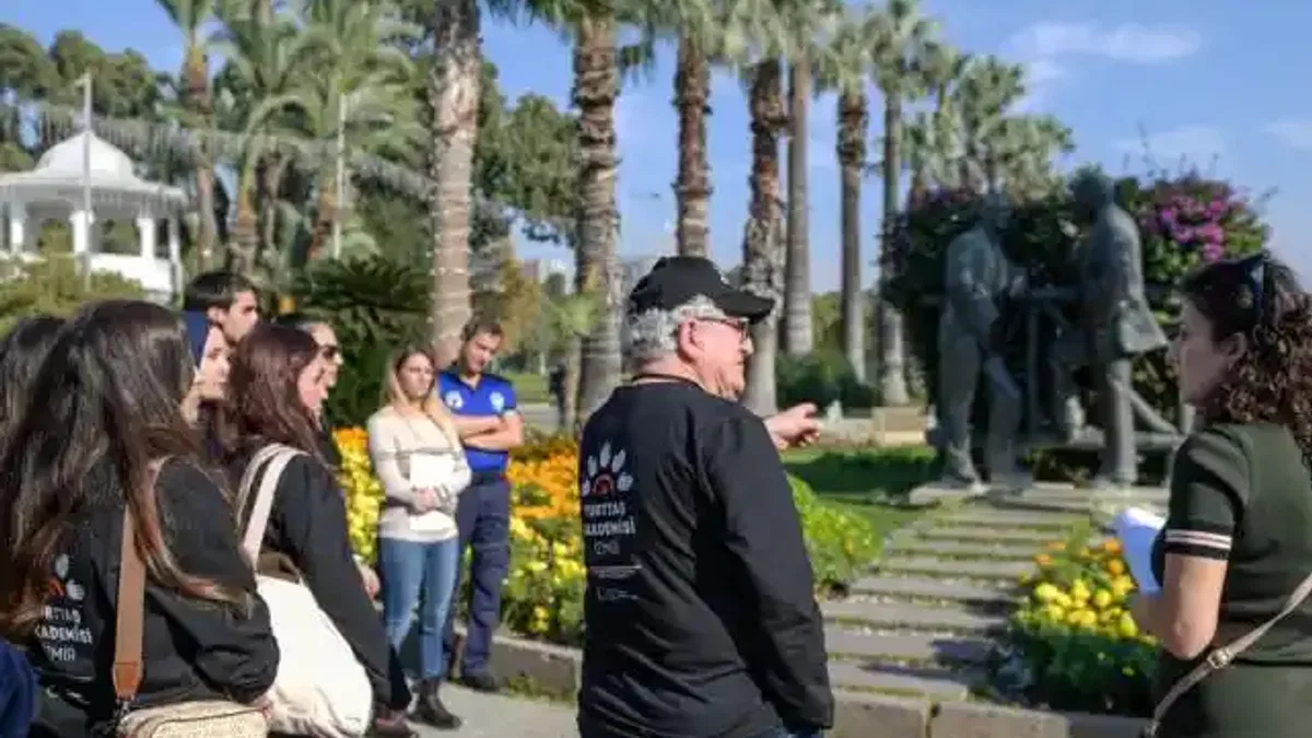 Türkiye’de ilk kez İzmir’de hayata geçirildi... Kent Denetçileri iş başında