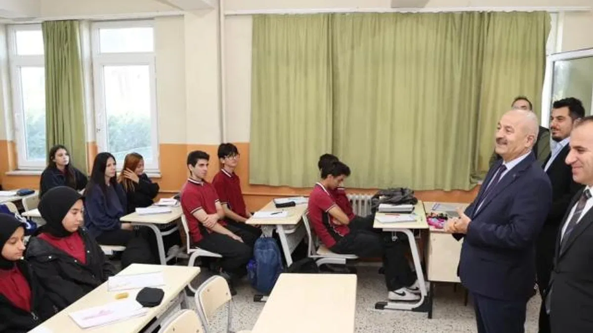 Gebze'de Başkan Büyükgöz'den okullara ziyaret