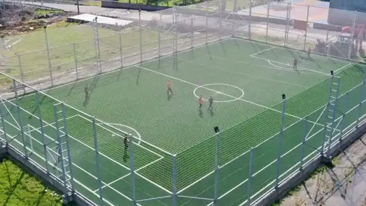Kocaeli’ye 11 yeni futbol sahası kazandırıldı
