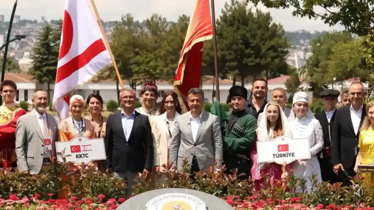 12 ülkeden dansçılar Samsun'da Başkan Doğan’ı ziyaret etti