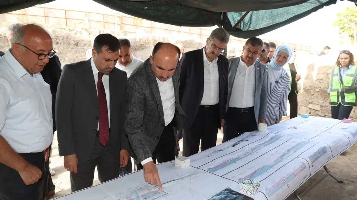 Konya’da Larende Kapısı kazı çalışmaları incelendi
