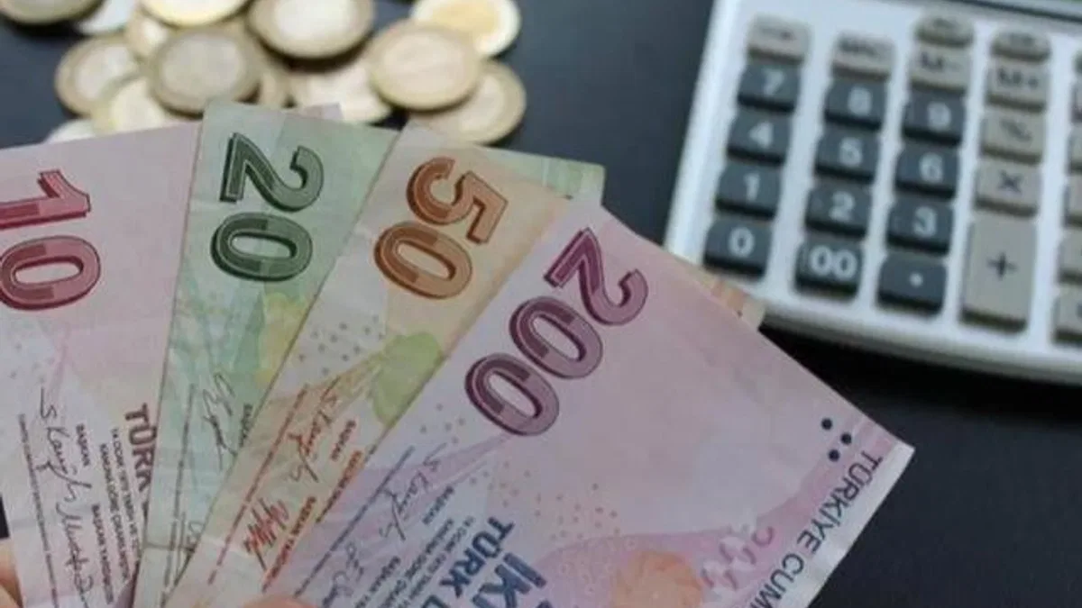 Maaşlar hesaplara yatıyor