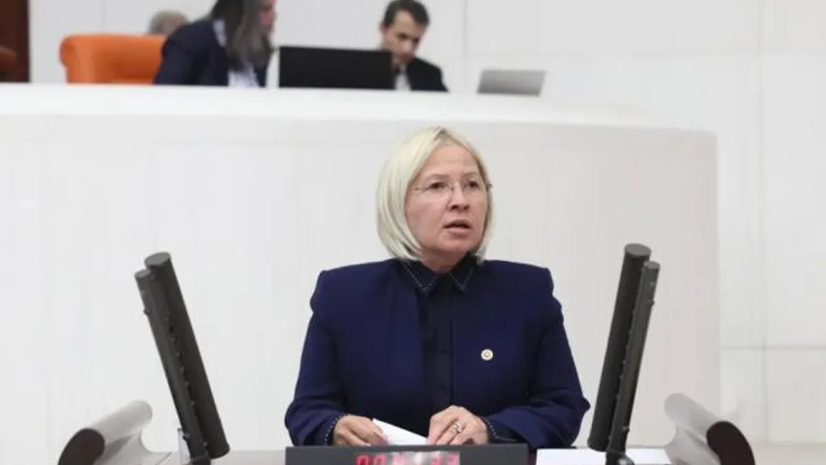 Nurten Yontar'dan Kadın Kolları Kurultayı'na kutlama mesajı