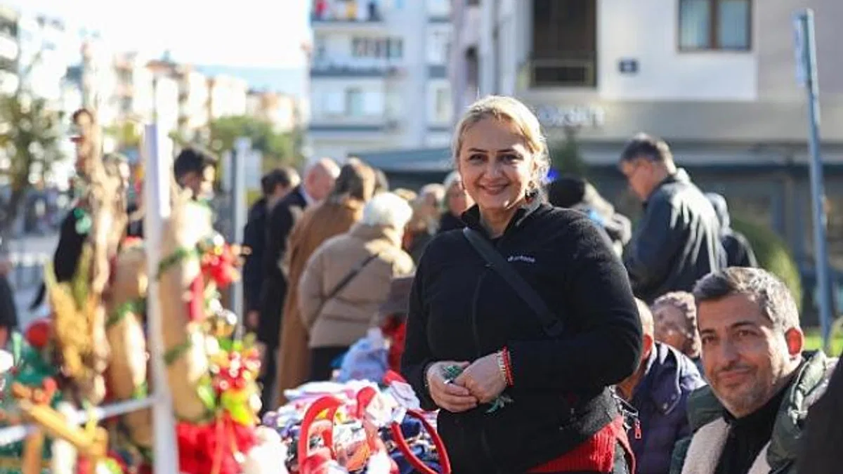Buca Belediyesi'nden Yeni Yıl Hediyelik Eşya Pazarı