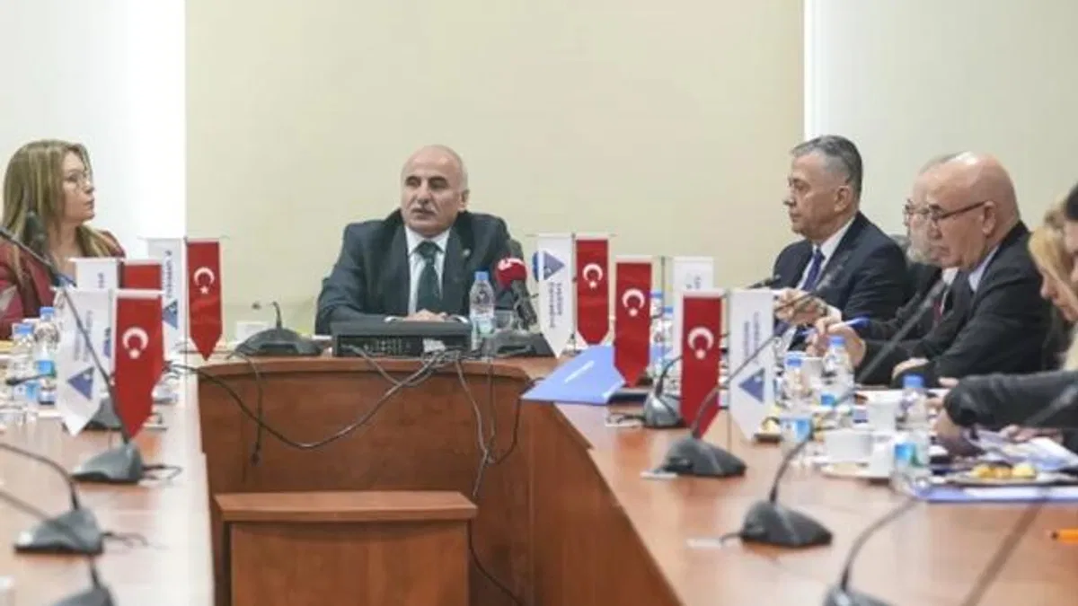 TBMM heyetinden üniversite ve Maarif Vakfı ziyareti