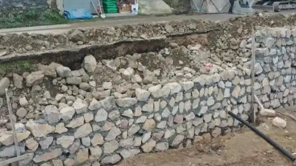 Ordu Büyükşehir’den Yukarıtepe’de taş duvar çalışması