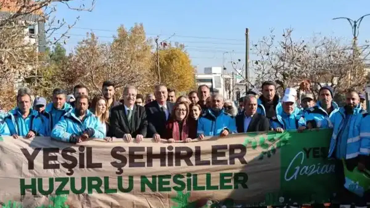 Gaziantep'te YEŞİLANTEP projesiyle fidanlar toprakla buluşuyor