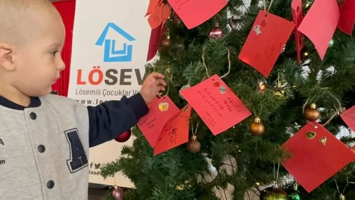 LÖSEV'den lösemili çocuklara yeni yıl partisi
