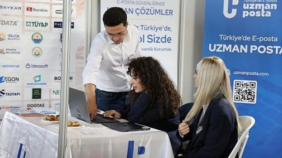 Bilişim Fuarı stantlarına 7'den 70'e yoğun ilgi