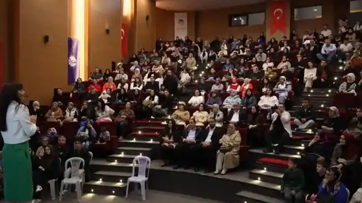 Çocuklarınıza pahalı hediyeler değil, sevgi verin