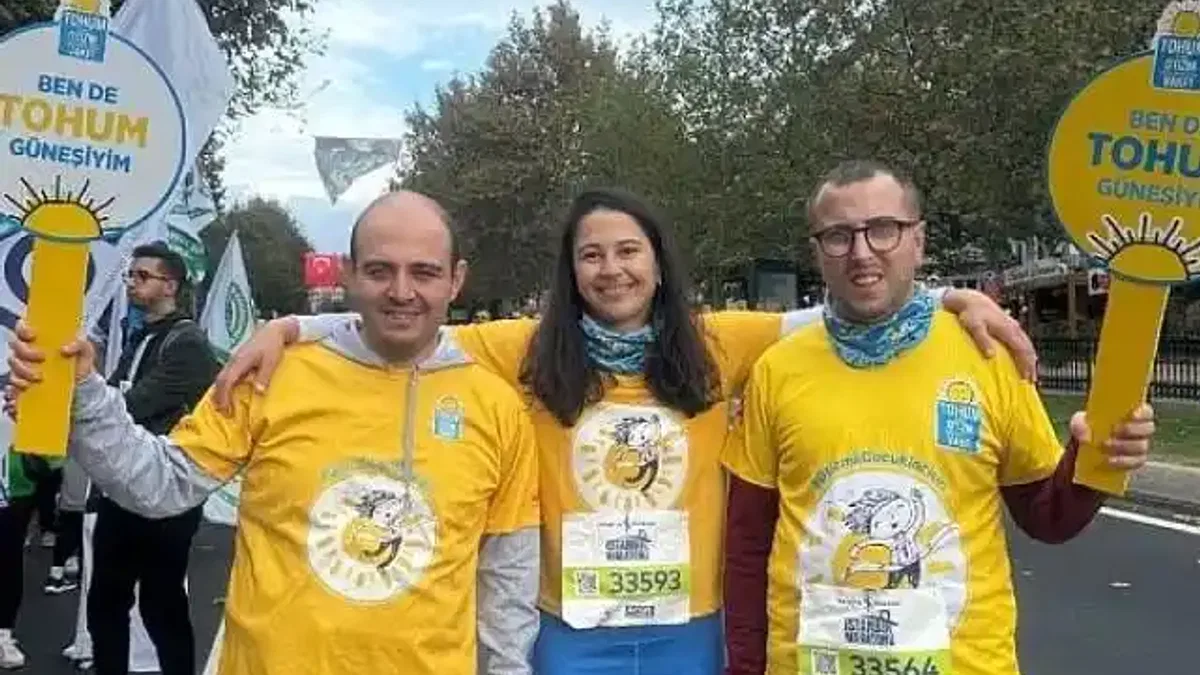 Tohum Güneşleri, 15 öğrencinin eğitim bursu için Türkiye İş Bankası 46. İstanbul Maratonu'nda koştu!