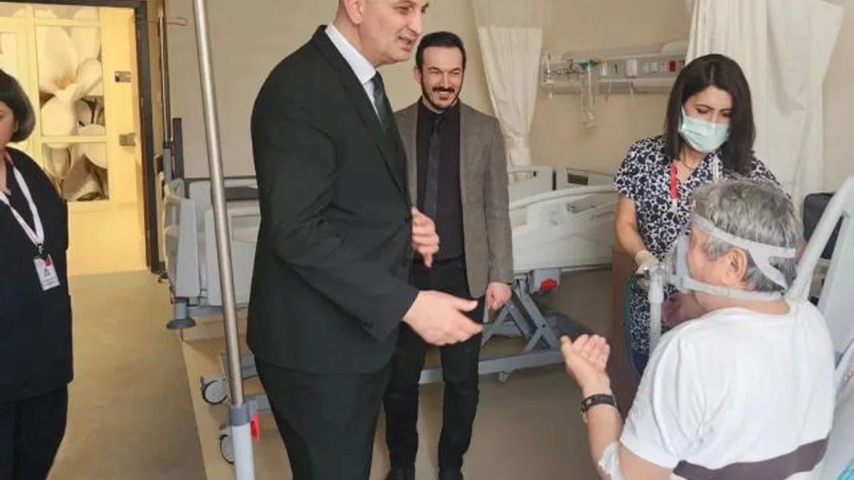Kocaeli Gölcük Belediye Başkanı Sezer'den 'geçmiş olsun' ziyareti