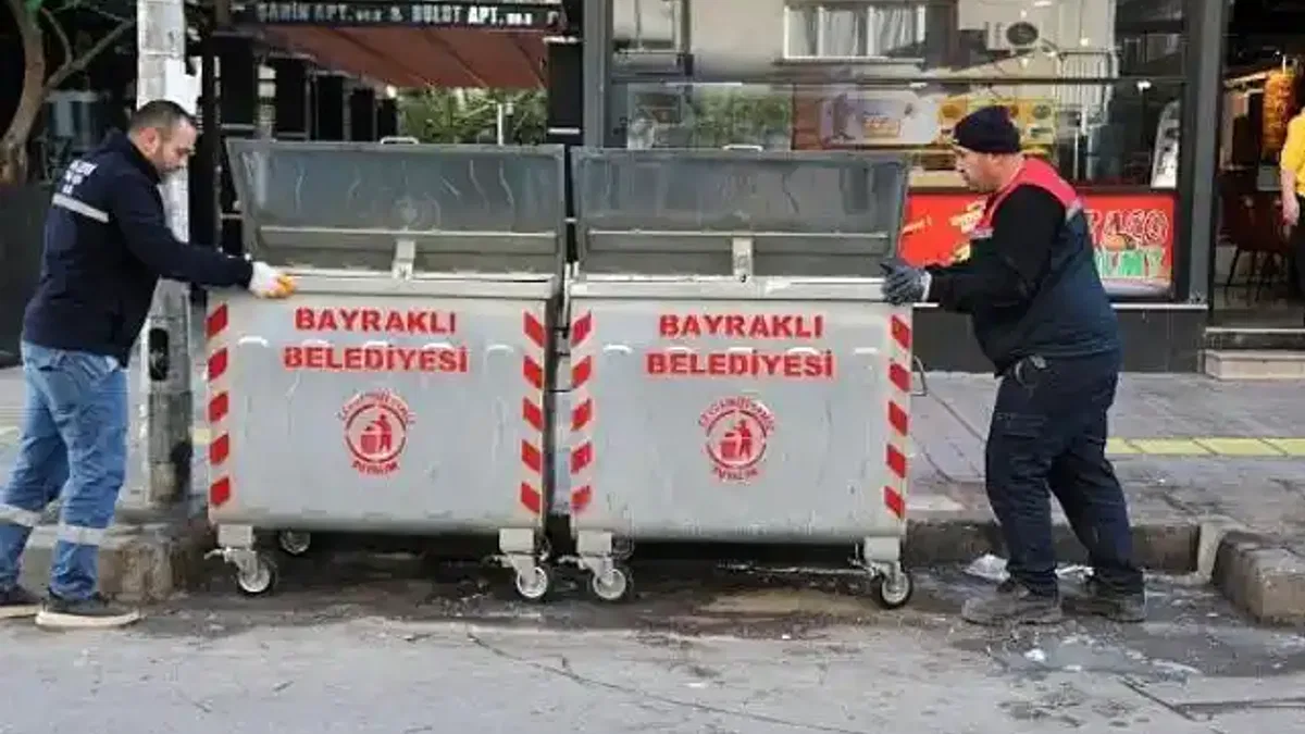 Bayraklı'da çöp konteynerleri yenileniyor
