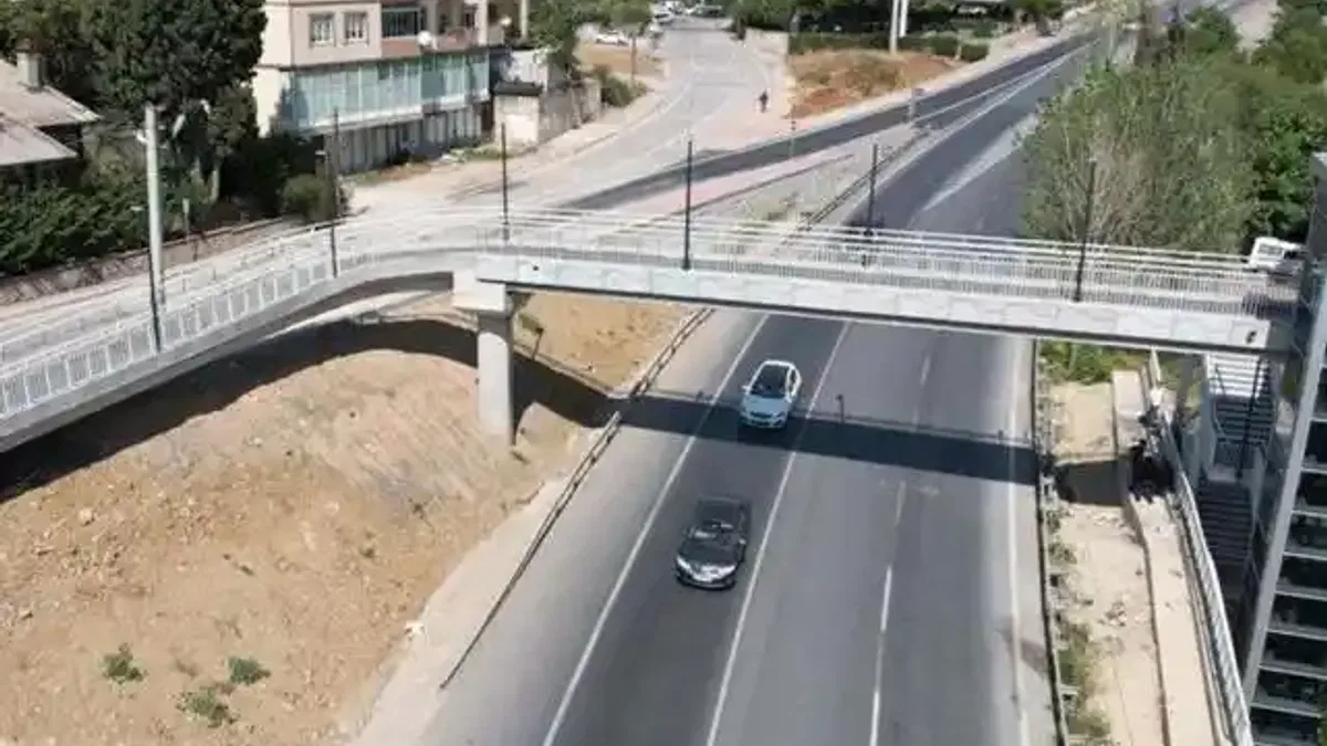 Gebze'deki üst geçit asansörüne bakım