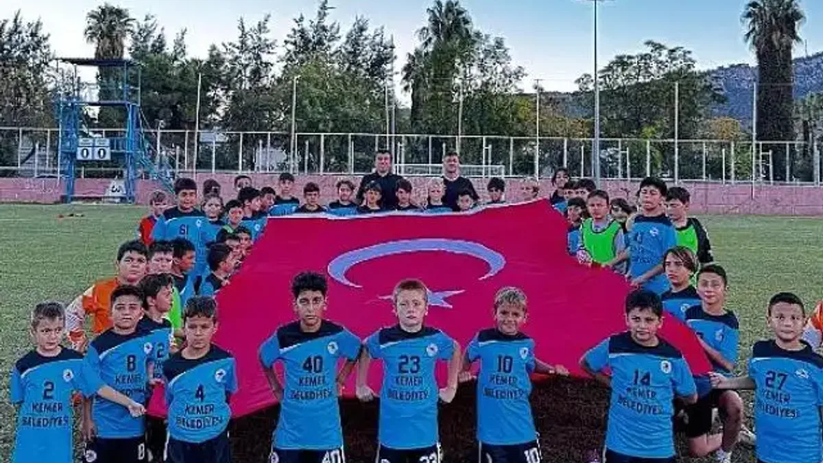 Futbol okulumuzdan Cumhuriyet kutlaması