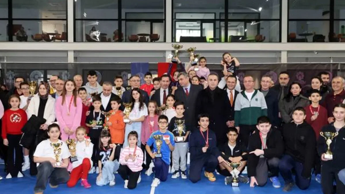 Konya Karatay'da tenis heyecanı ödülle taçlandı