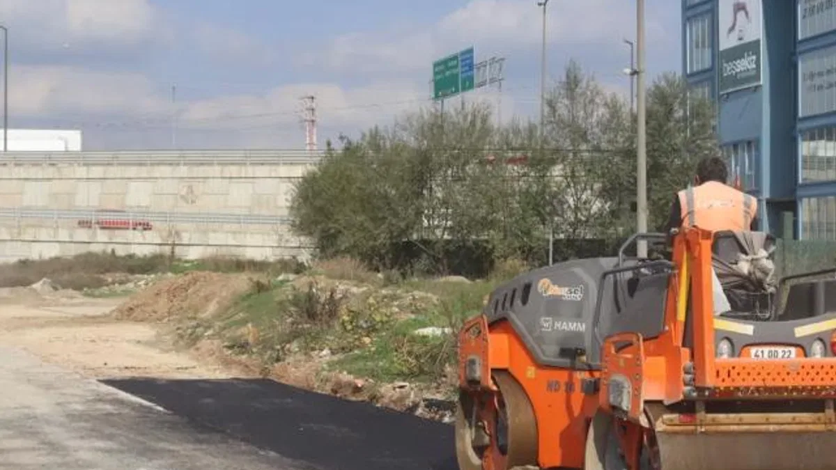 Kocaeli İzmit’te ulaşım konforu için asfalt mesaisi