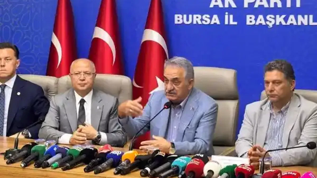Hayati Yazıcı Bursa'da... Türkiye'nin küresel vizyonunu Bursa'dan değerlendirdi