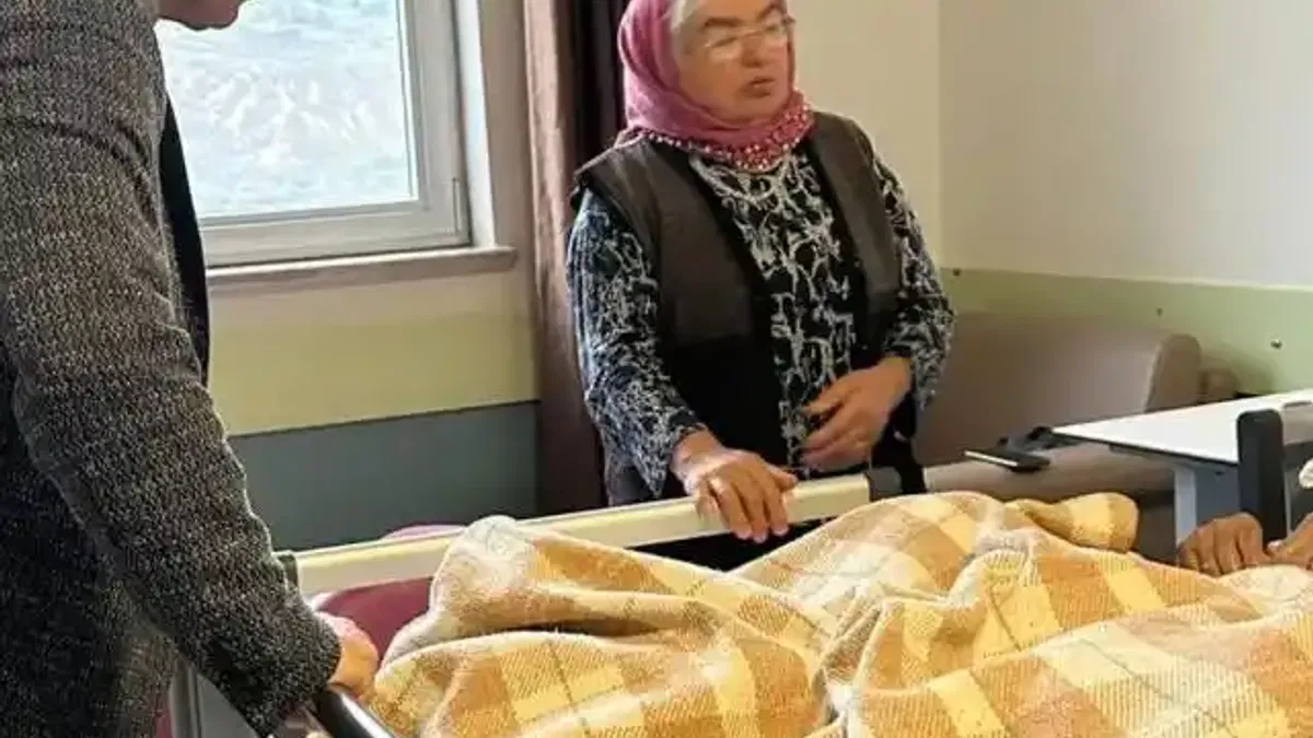 Reşadiye'de Başkan Ünal’dan hasta yatağı talebine anında müdahale