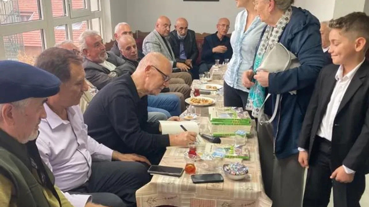 Sabuncuoğlu'nun 'Kalbimdeki Manşet: Hasangala' okurlarıyla buluştu