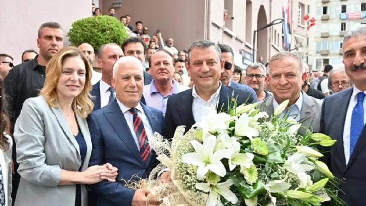 CHP Genel Başkanı Özel, “Bozbey, 100 güne çok önemli hizmetler sığdırdı”