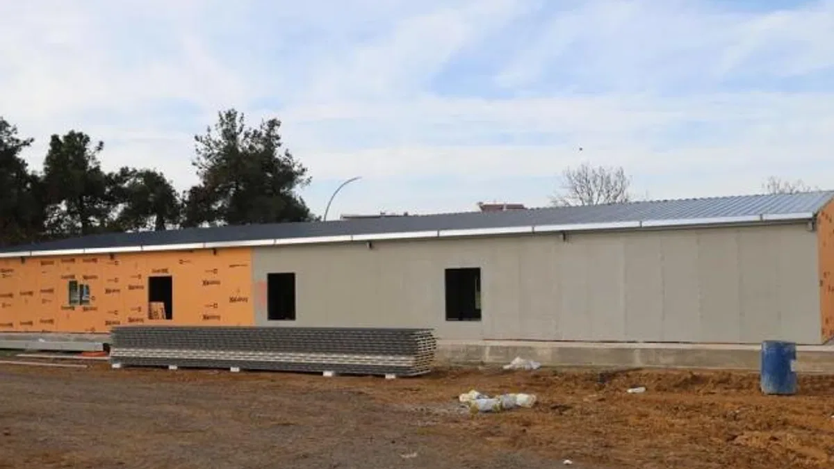 Kocaeli Gebze’de geçici kaymakamlık binasında çalışmalar sürüyor