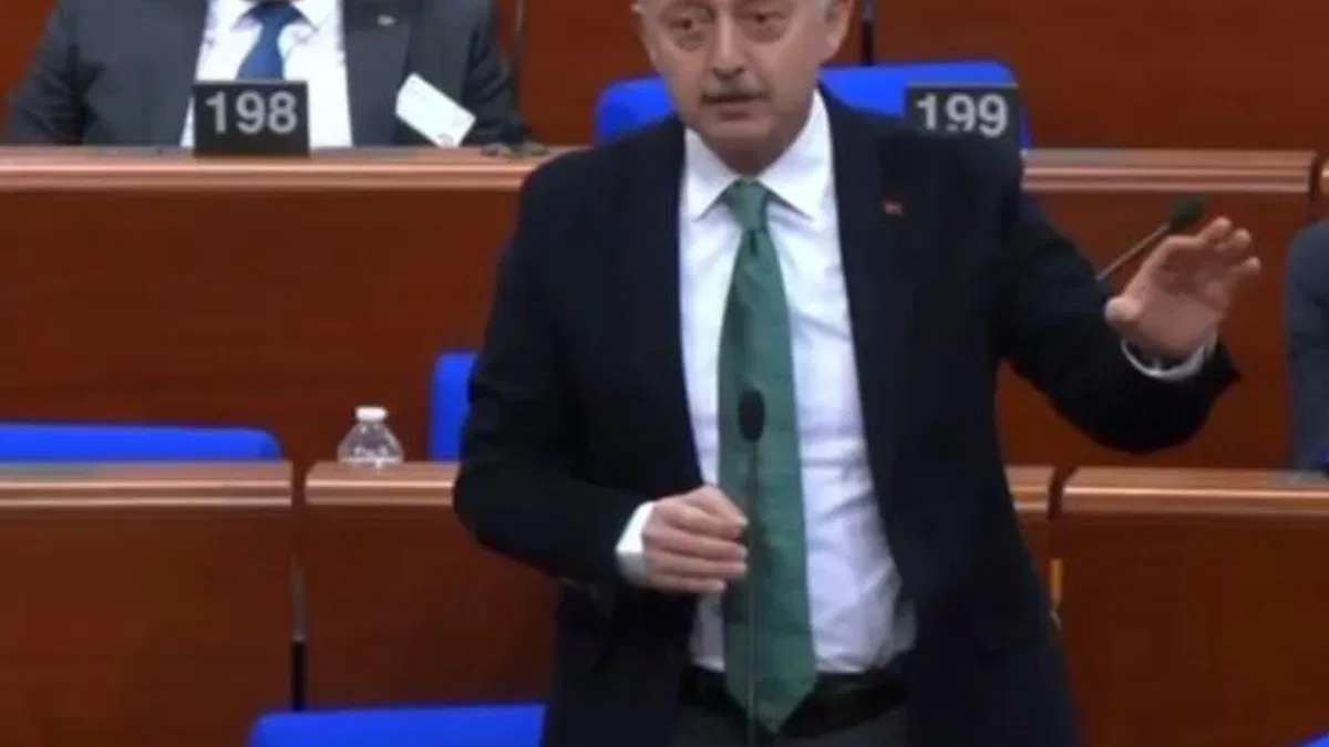 Başkan Büyükakın, Avrupa Yerel Yönetimler Kongresi'nde haksızlığa karşı çıktı