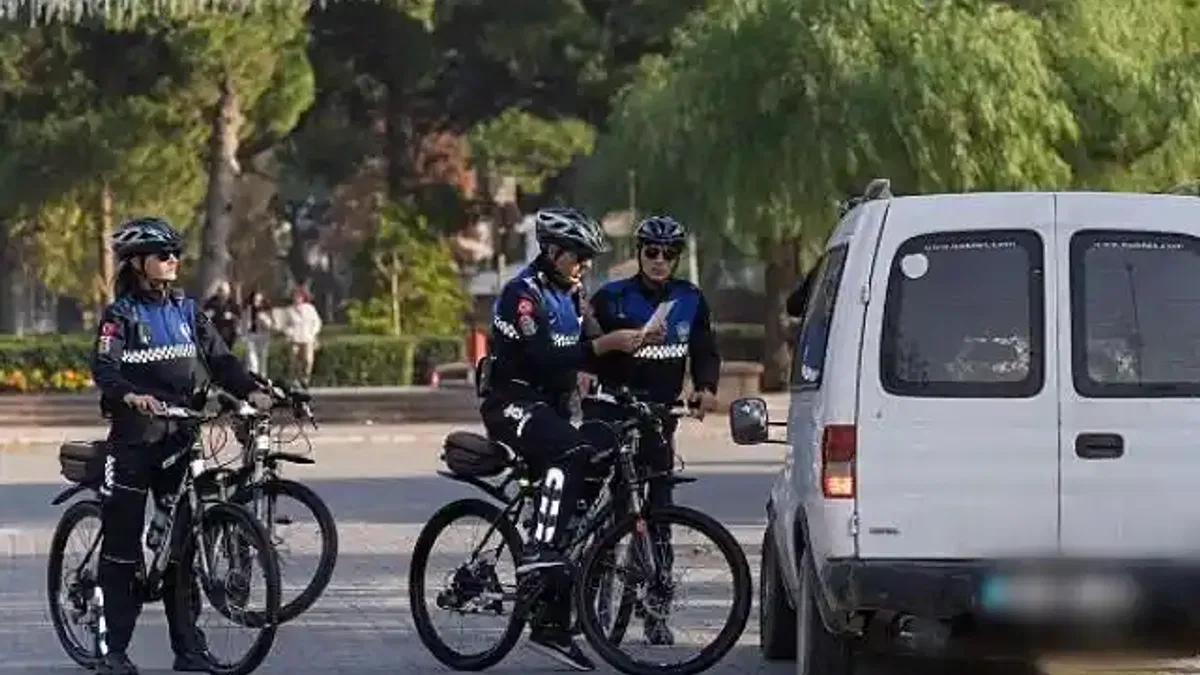 Bisikletli zabıtadan çevreci denetim