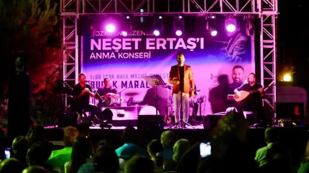 İzmir Karabağlar'da Neşet Ertaş türküleriyle anıldı