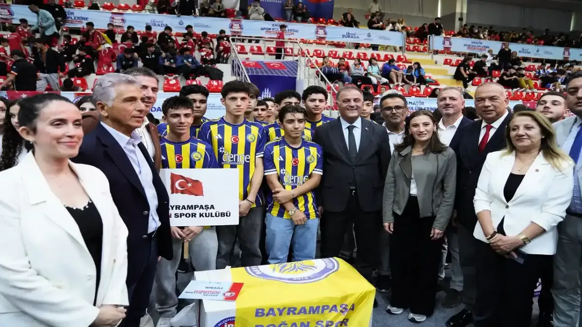 İstanbul Büyükşehir Belediyesi amatör spora malzeme sağladı