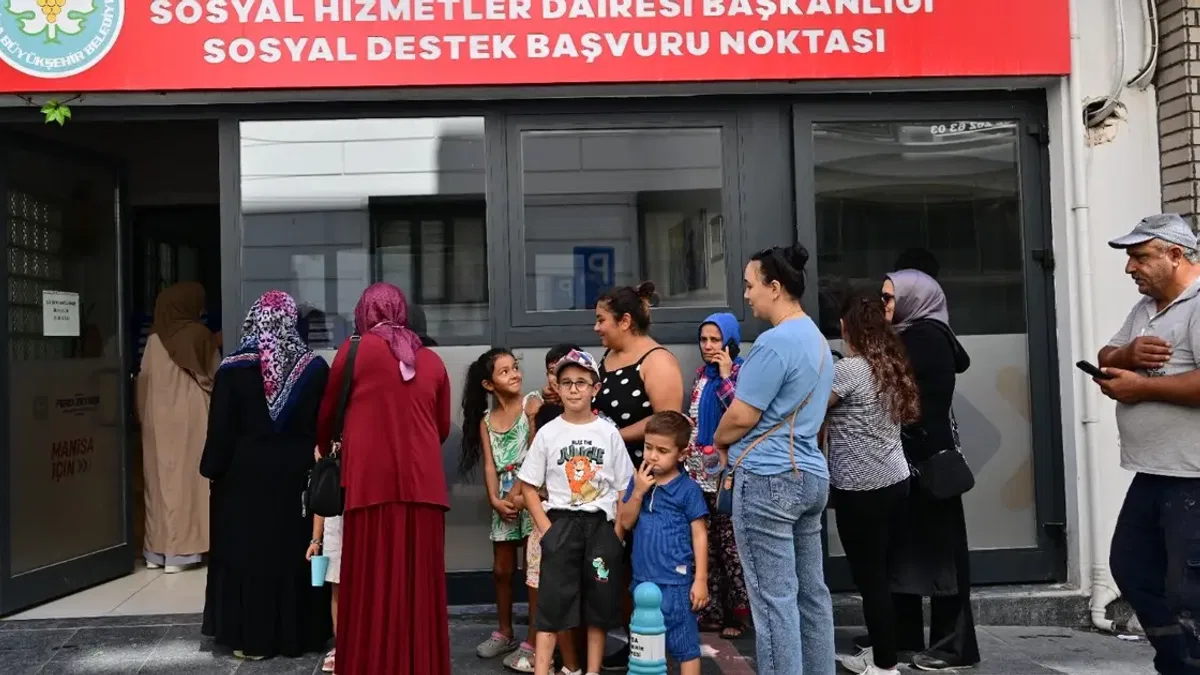Manisa Şehir Kartı ile 10 bin öğrenciye 30 milyon TL’lik eğitim desteği