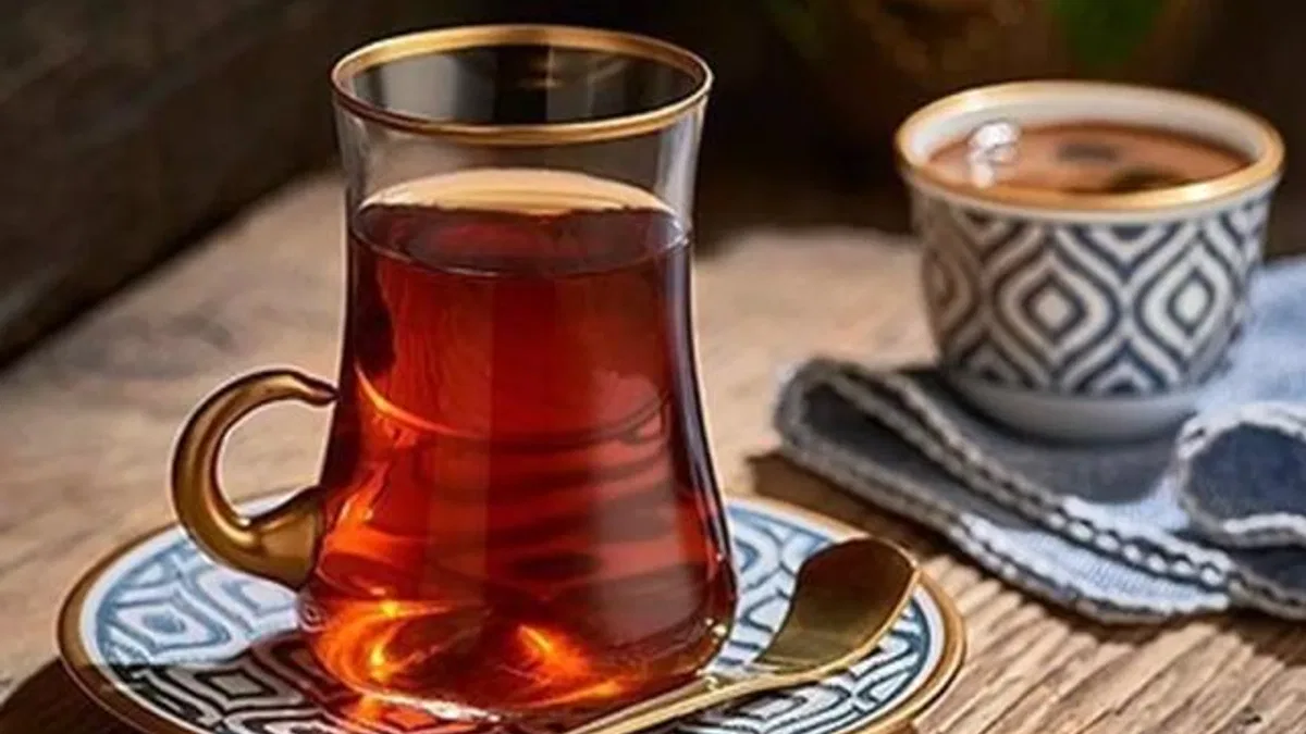Çayı ve kahveyi şekerli içiyorsanız dikkat!  Sıcak içeceklerdeki dişleri çatlatabilir!