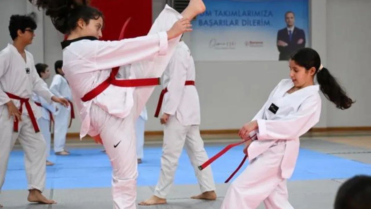 İzmir Bornova’da taekwondocuların kuşak heyecanı