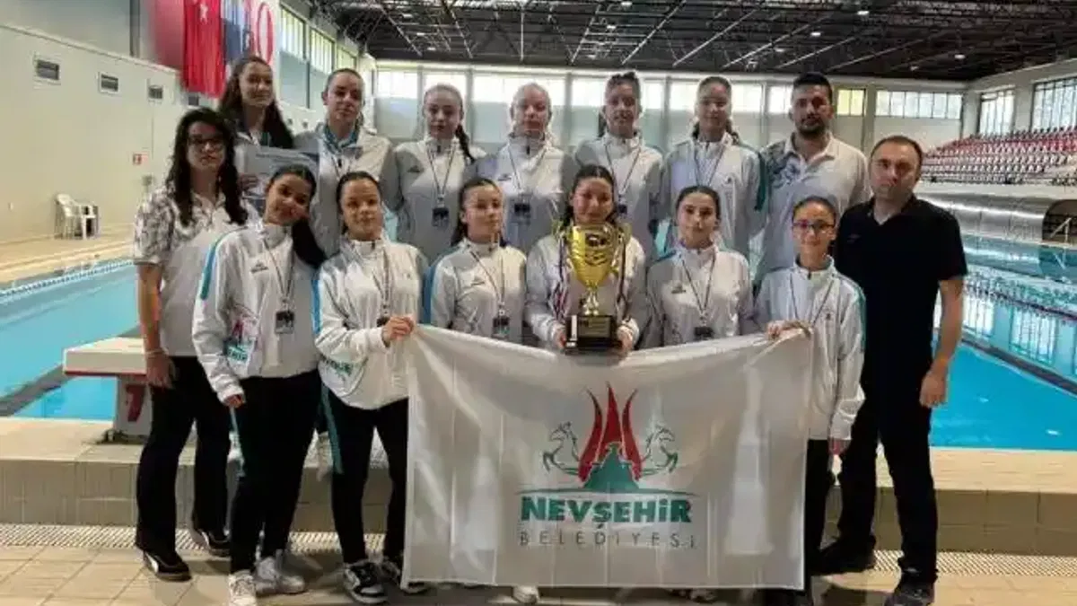 Nevşehir Belediyesi kadın sutopu takımından havuzda başarı