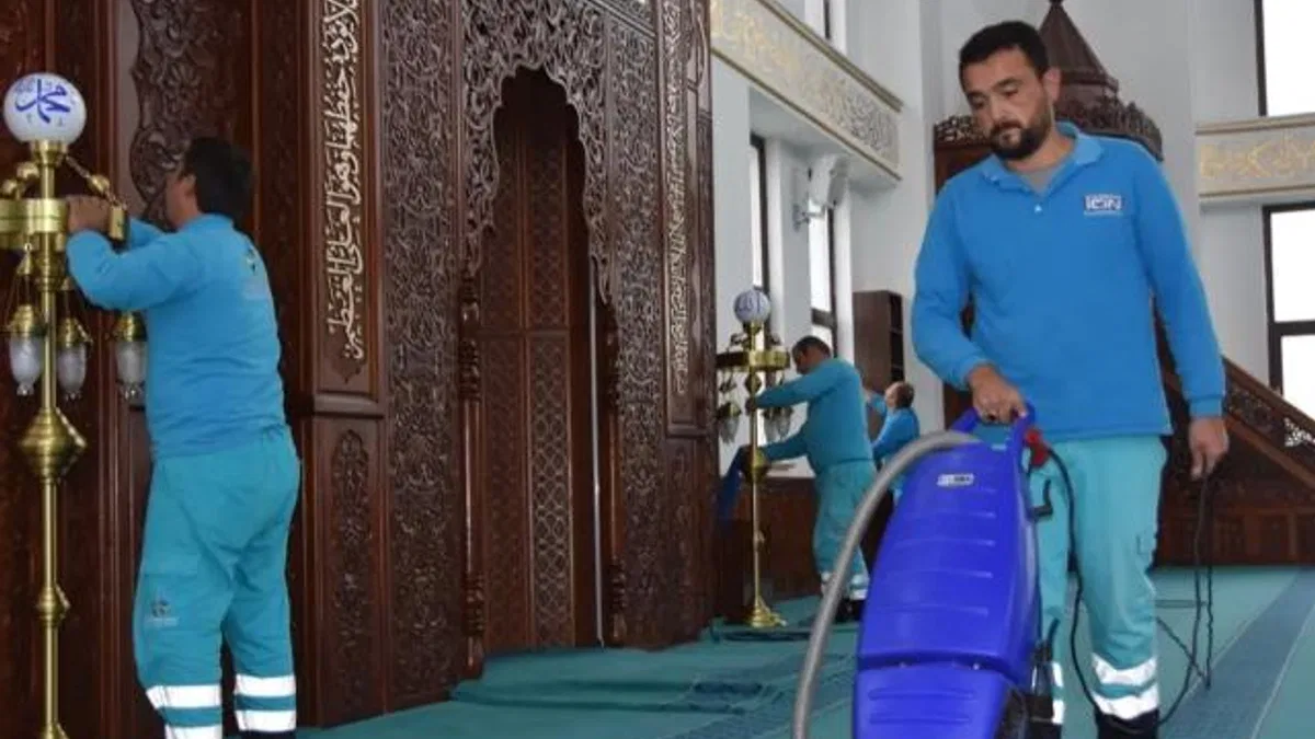 Kayseri Kocasinan 'Cami Temizleme Ekibi' kurdu