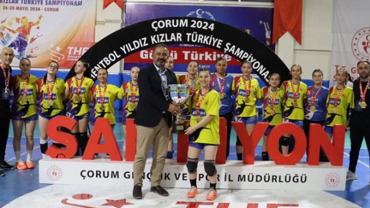 Yıldız Kızlar'da Kastamonu Esan Akü Merkez Spor Kulübü şampiyon oldu
