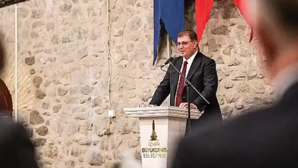Başkan Tugay'dan yeni yıl mesajı "İyiliği çoğalttığımız bir yıl olsun"